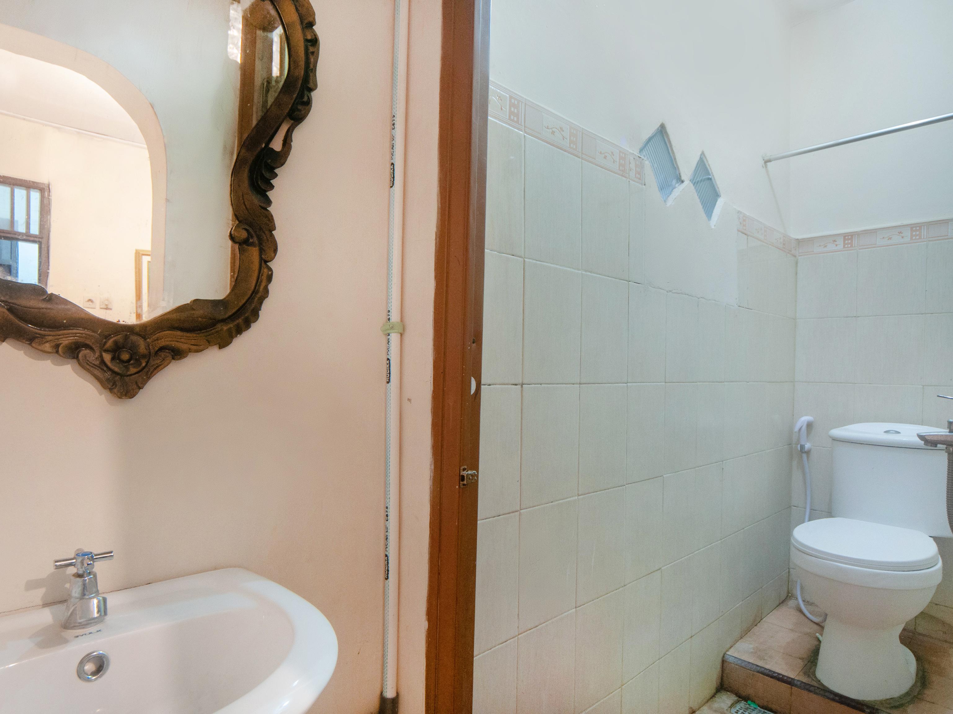 Oyo 2256 Danysa Guesthouse Jakarta Kültér fotó