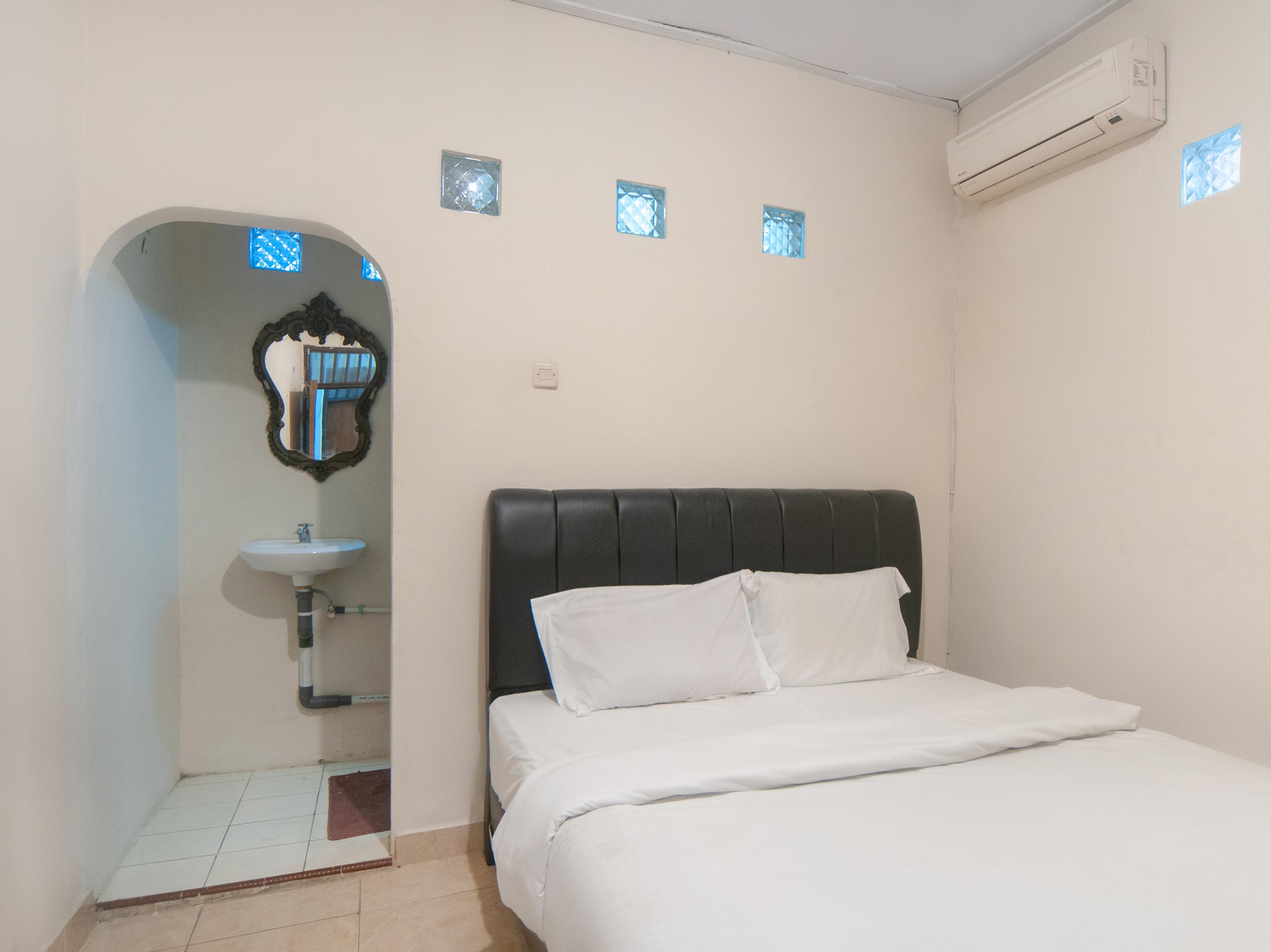 Oyo 2256 Danysa Guesthouse Jakarta Kültér fotó