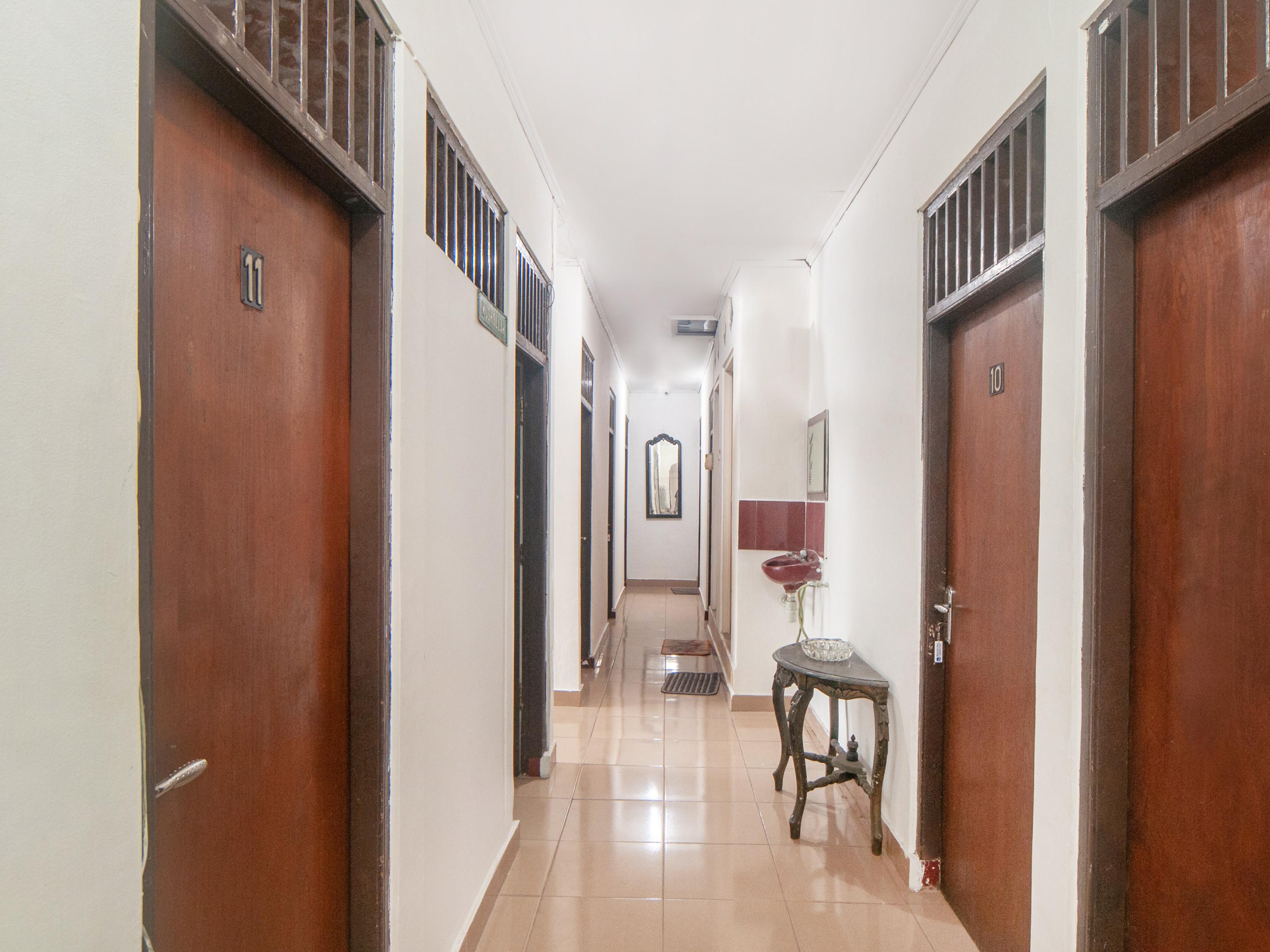 Oyo 2256 Danysa Guesthouse Jakarta Kültér fotó