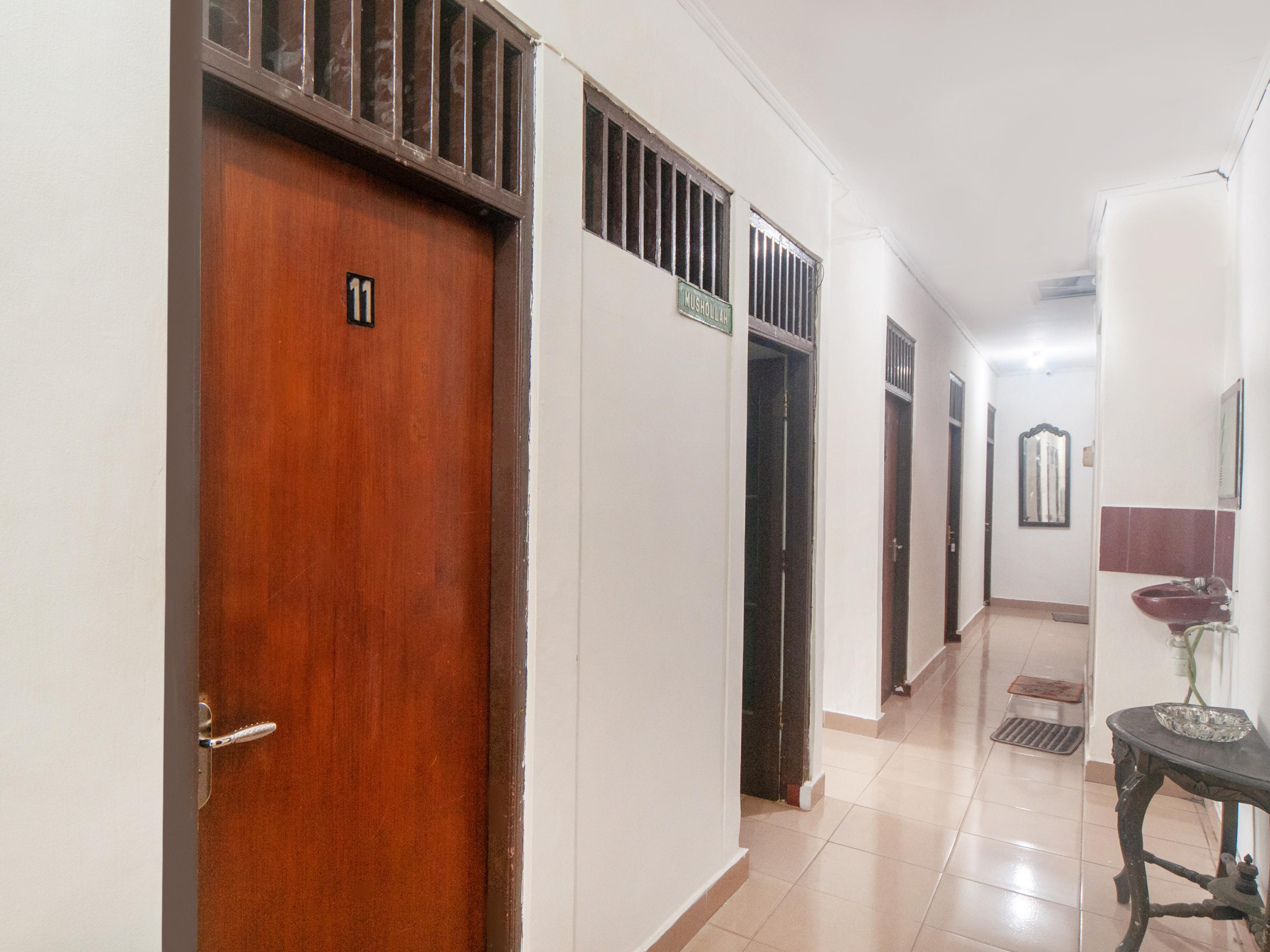 Oyo 2256 Danysa Guesthouse Jakarta Kültér fotó